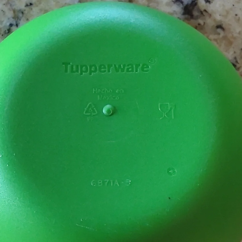 Glass Cutting Board And Tupperware Citrus Keeper Set
